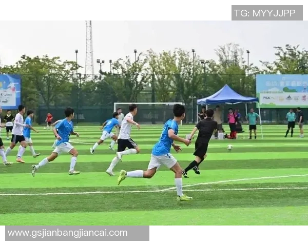 足球场球星打卡地探秘:这些地方让你感受足球魅力与明星光环 足球场球星打卡地探秘:这些地方让你感受足球魅力与明星光环