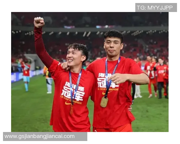 足球明星换下场瞬间：赛场内外的微妙变换与战术博弈