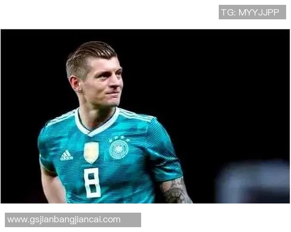 足球球星号码背后的传奇人物与故事解读