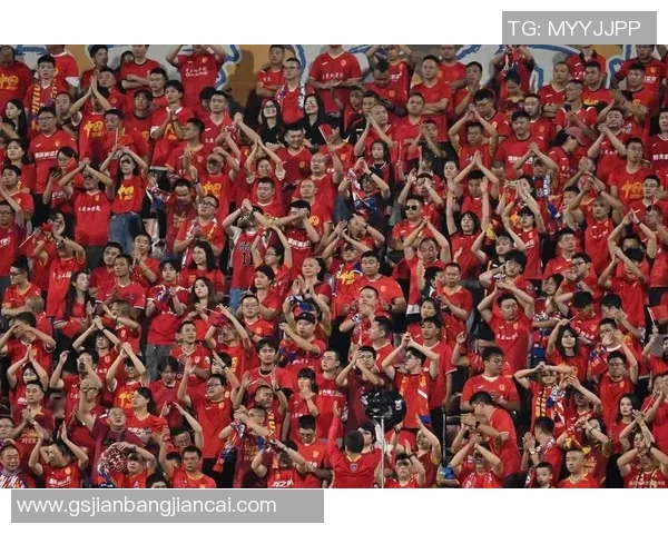 足球星微博热议赛场焦点话题球迷互动引爆激情瞬间 足球星微博热议赛场焦点话题球迷互动引爆激情瞬间