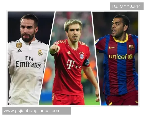 足球球星与粉丝亲密互动引热议被指越界遭批评网友纷纷发声